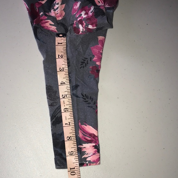 Old Navy Floral Print Leggings (18-24 months) - Picture 6 of 7